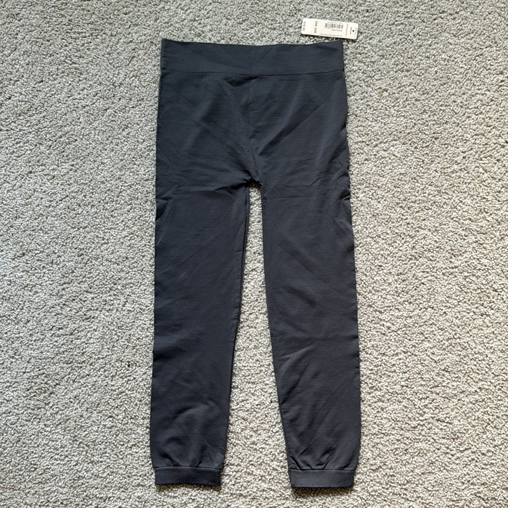 NWT Decree Gray Crop Legging (One Size)